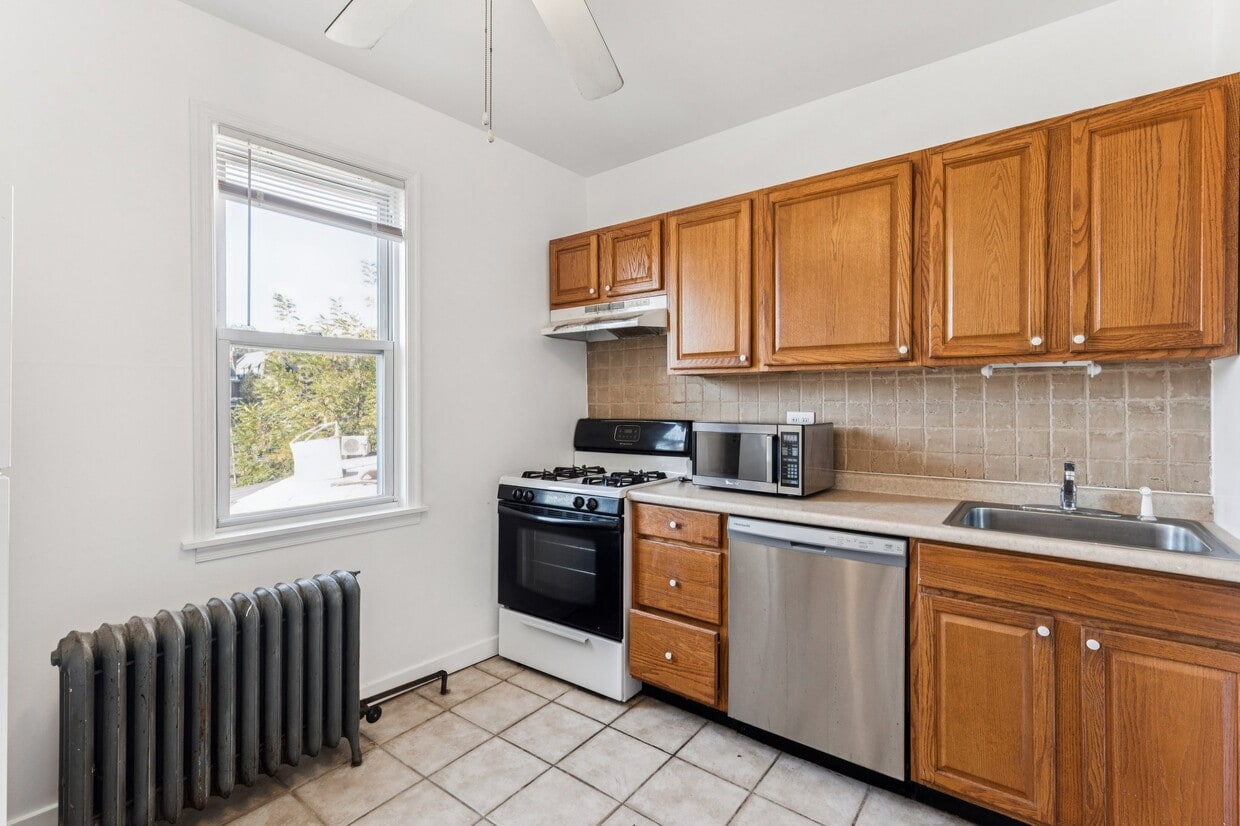 Photo - 806 S 47th St (Philadelphia, PA)