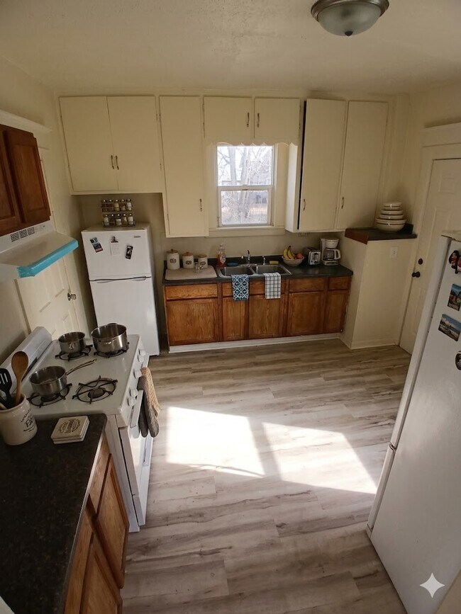 Foto del edificio - 231 Forest Ave