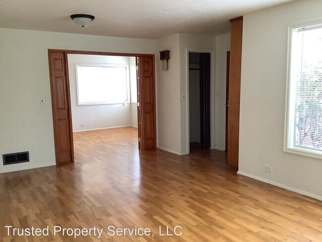 Building Photo - 3 br, 1 bath House - 741 E 24th Ave