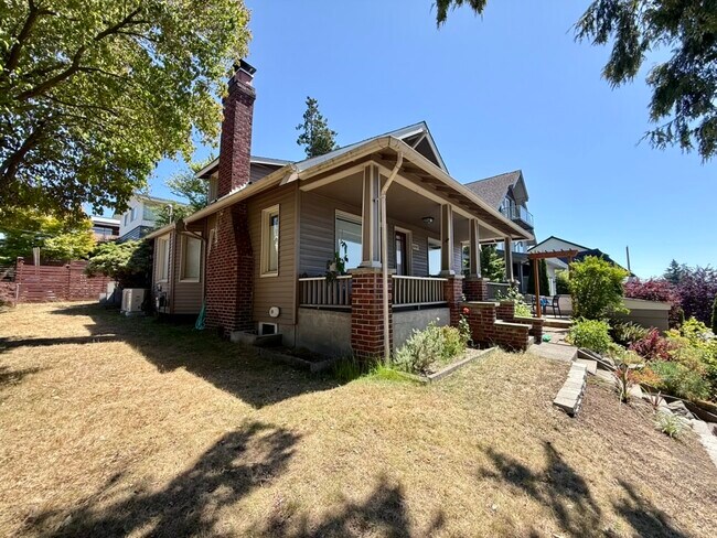 Foto del edificio - 8202 41st Ave SW