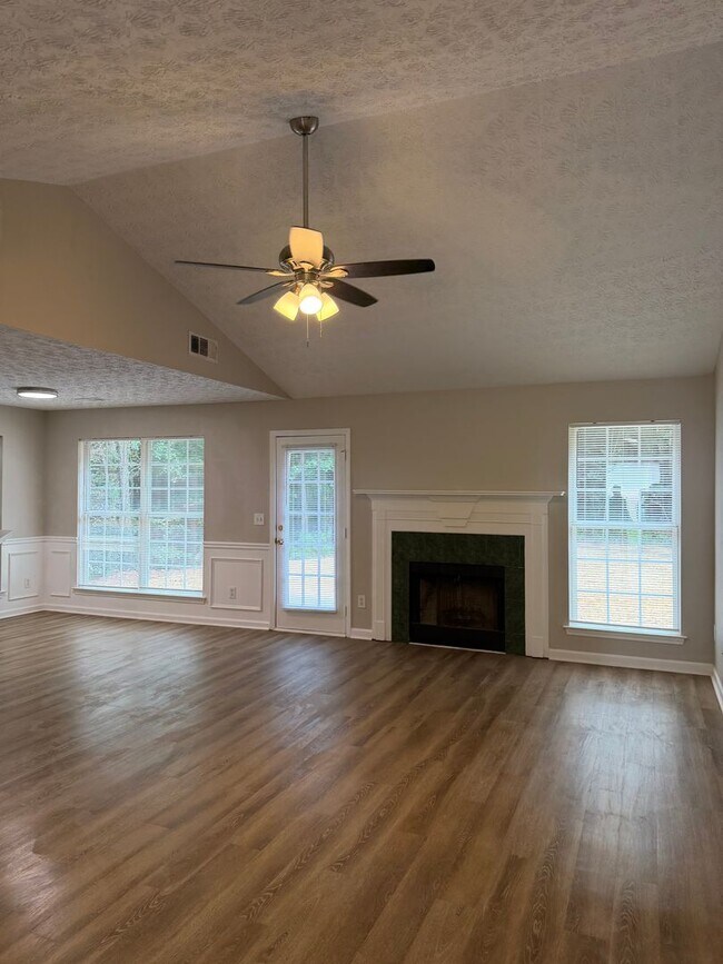 Foto del edificio - 3 Bedroom 2 Bathroom Ranch Home