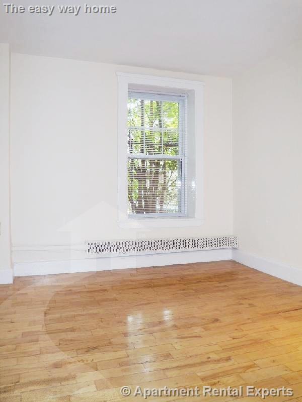 Building Photo - 156-158 Summer St Unit #B3