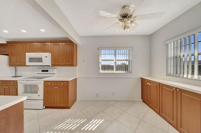 Building Photo - 13001 SW 15th Ct