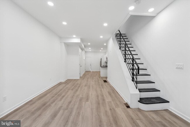 Building Photo - 1824 N 28th St