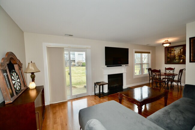 Foto del edificio - 35 Foxcroft Rd