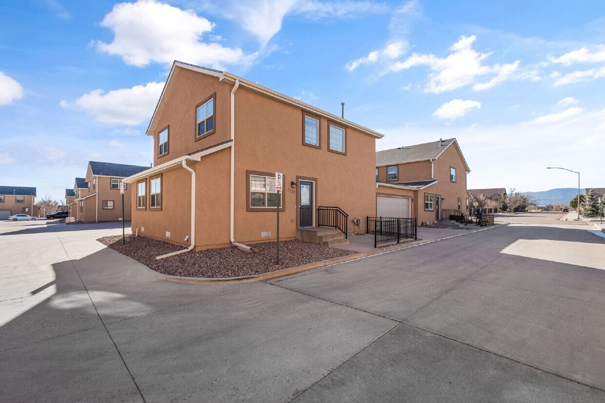 Photo - 7327 Carlin Grove