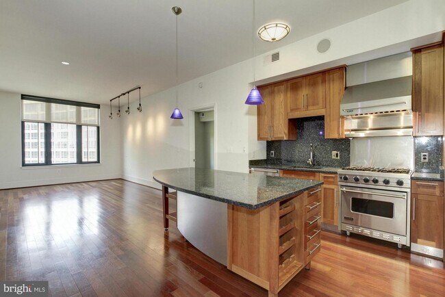 Foto del edificio - 4301 Military Rd NW