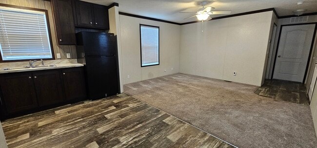 Building Photo - 67 Tulip Ln