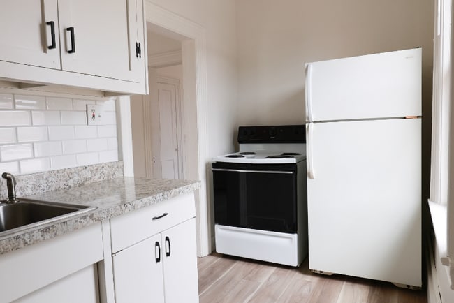 Building Photo - 1301 8th Ave