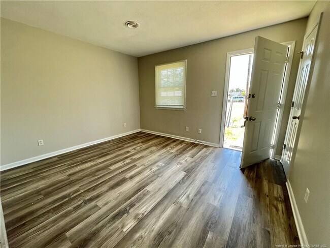 Foto del edificio - 268-268 Squire Ln