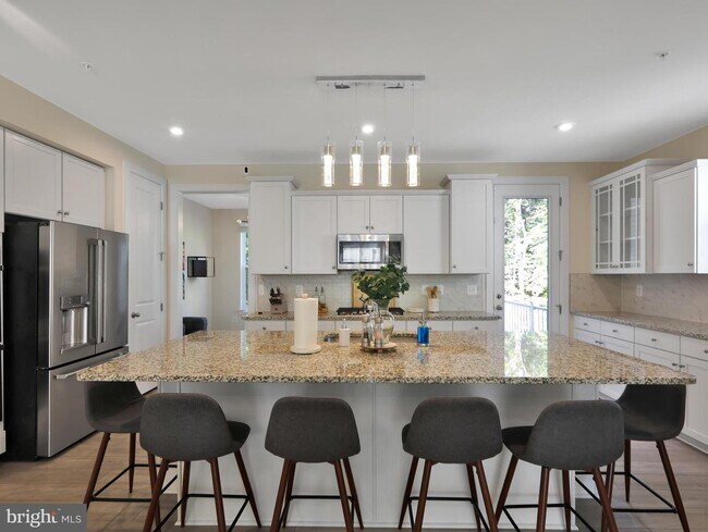 Building Photo - 2550 Buckthorn Dr