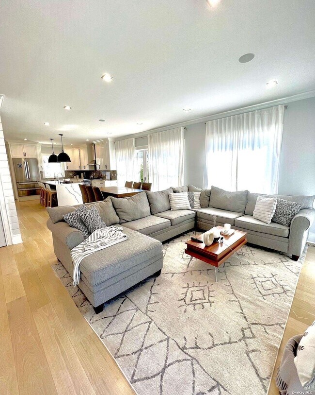 Foto del edificio - 37 Wakeman Rd