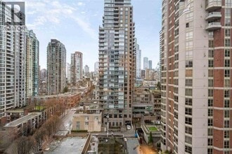 Building Photo - 888 Hamilton St