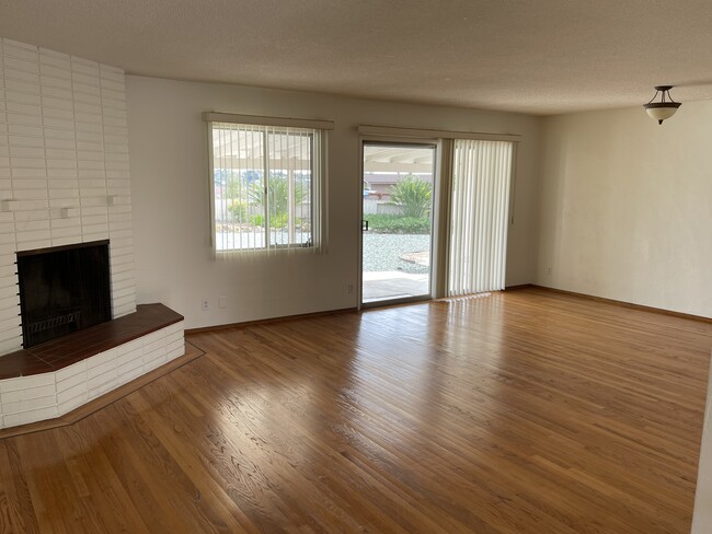 Foto del edificio - 5931 Lancaster Dr