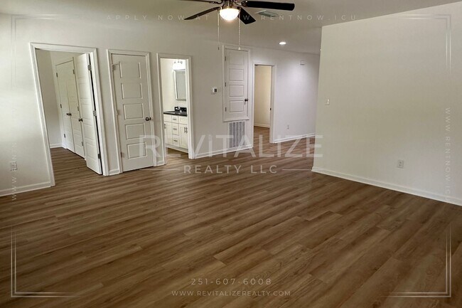 Foto del edificio - **OPEN HOUSE 08/17 1-3PM** 4 Bed/2 Bath Ho...