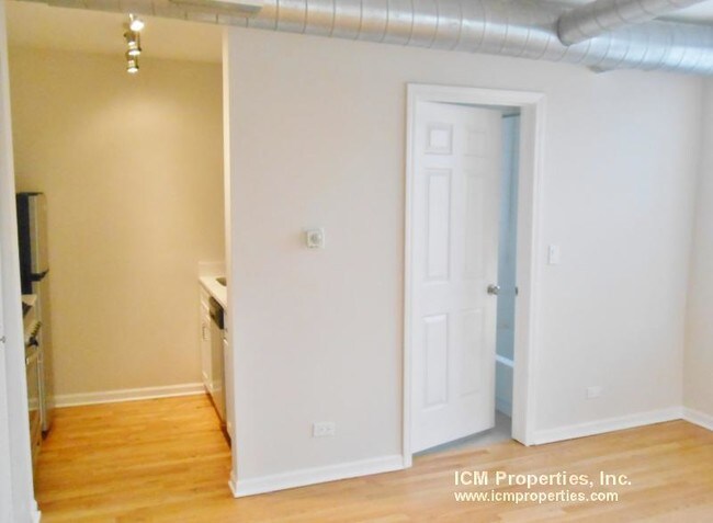 Foto del edificio - 2520 W Leland Ave