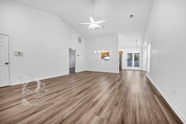 Foto del edificio - 112 Ivy Garden Ln