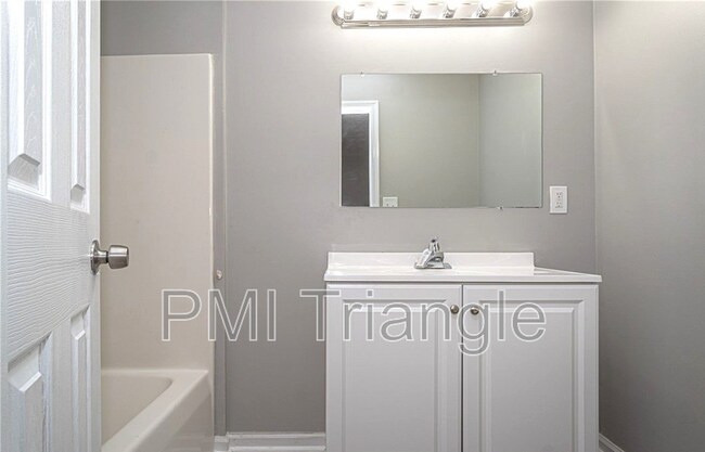 Foto del edificio - 6095 Cliffdale Rd