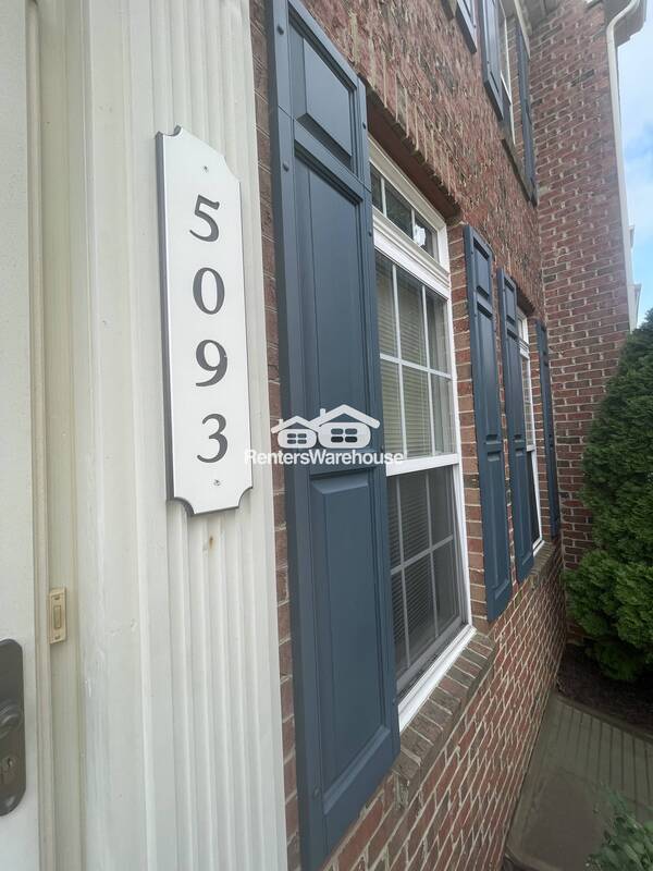 Building Photo - 5093 Cameo Terrace