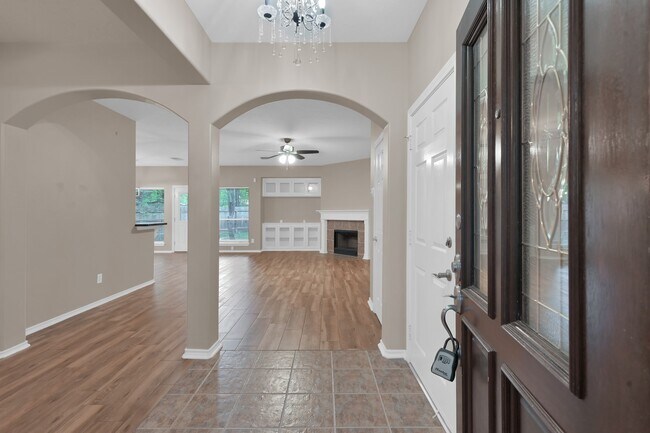 Foto del edificio - 107 W Russet Grove Cir