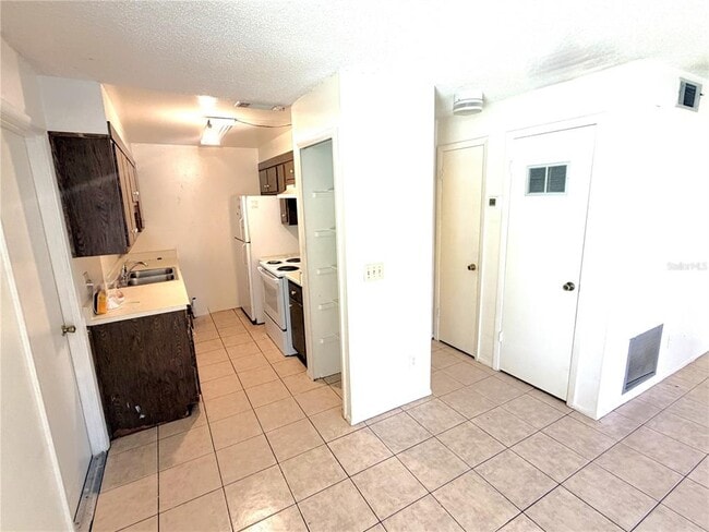 Building Photo - 3102 Split Willow Dr