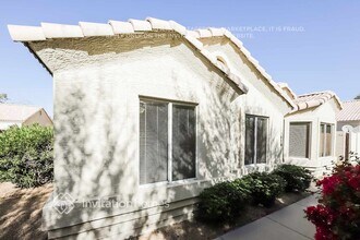 Building Photo - 8520 W Palm Ln