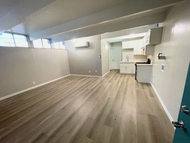 Building Photo - FREE RENT SPECIAL -Pismo Beach rental 2 blocks from the beach