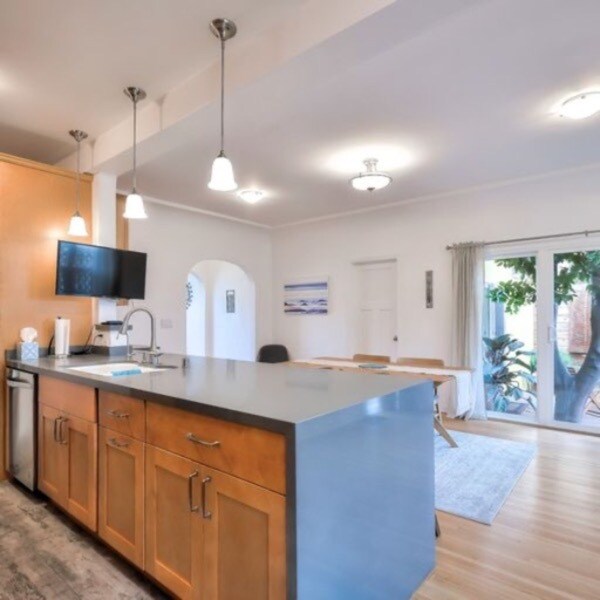 Kitchen- dinning room - 7455 Oakwood Ave