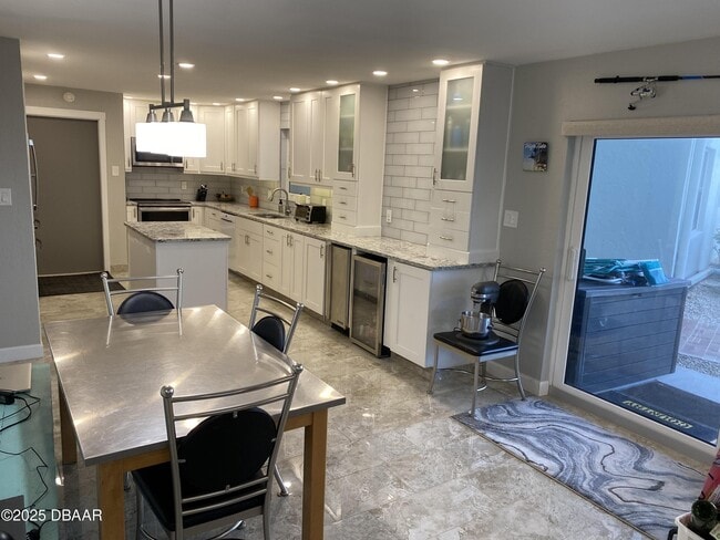 Building Photo - 1571 S Atlantic Ave