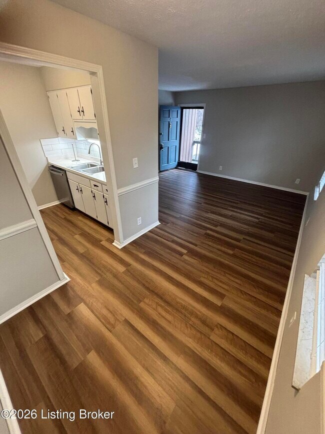 Foto del edificio - 203 Mt Holly Ave