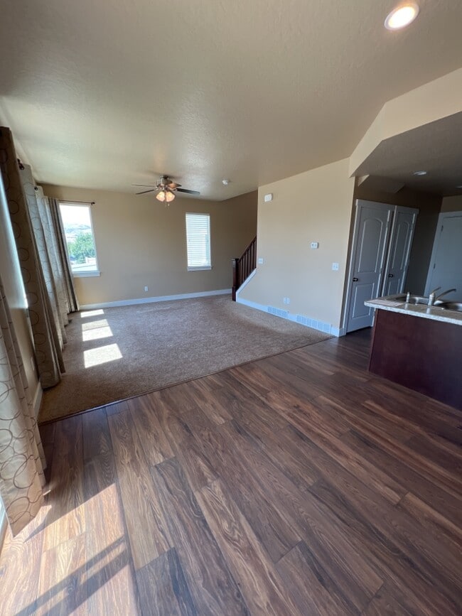 Building Photo - 3159 W Prairie Grass Dr