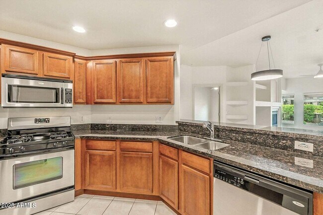 Building Photo - 5450 E Deer Valley Dr