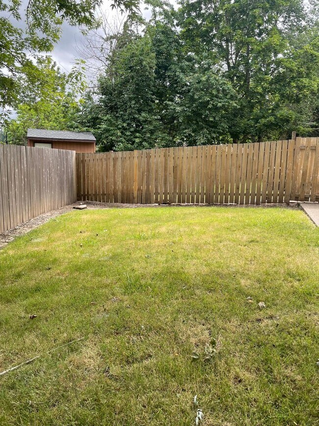 Foto del edificio - 4932-4942 Elkhorn Ct SE Salem, OR 97317