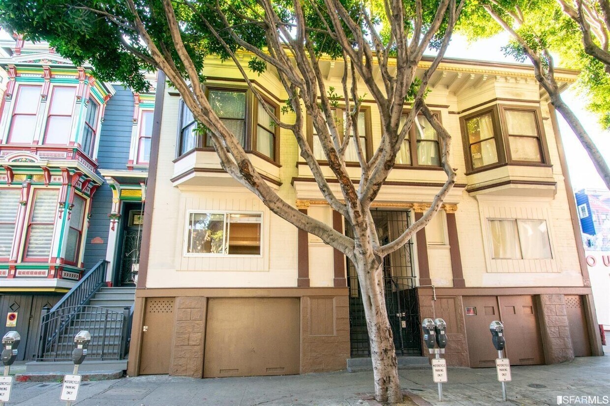 Primary Photo - 3175 24th St