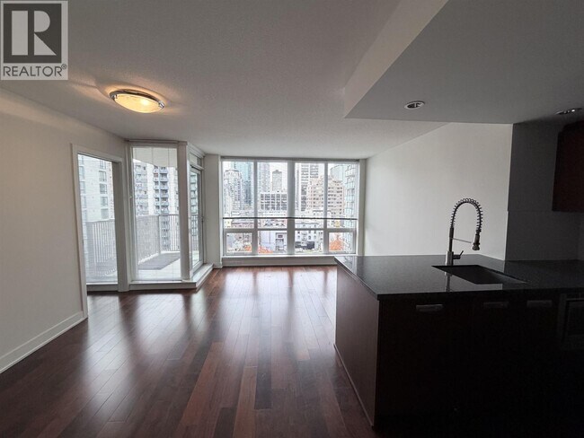 Photo du bâtiment - 1055 Richards St