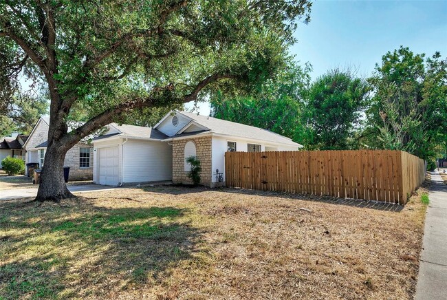 Building Photo - 12812 Heinemann Dr