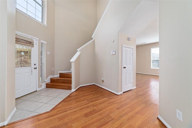 Building Photo - 1060 Cabot Cove