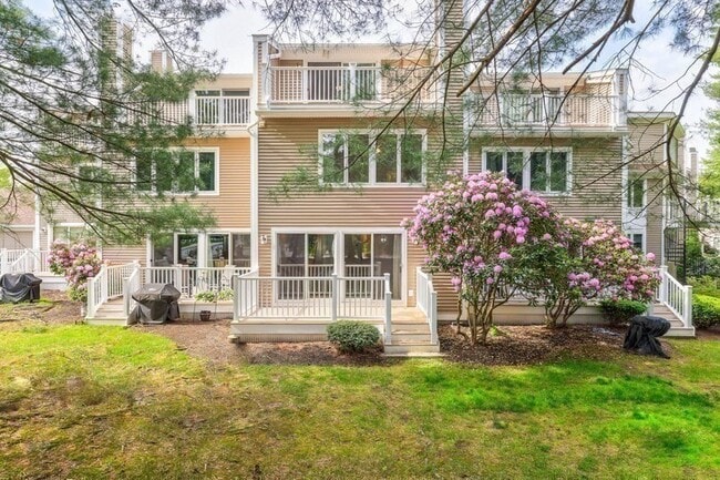 Building Photo - 78 Pointe Rok Dr