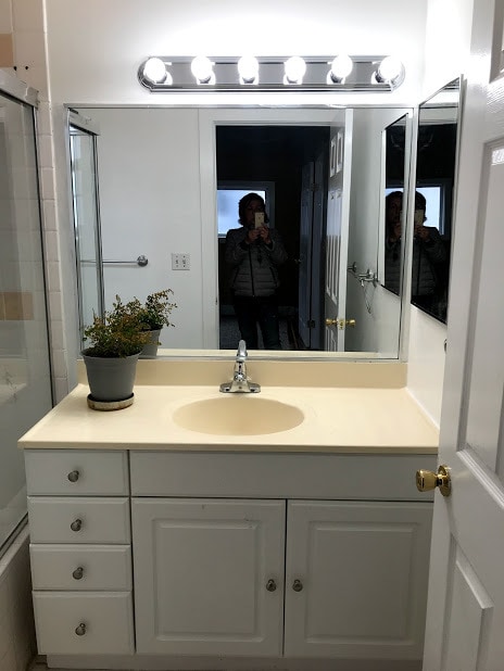bathroom sink - 1420 47th Ave