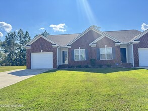 Building Photo - 2232 Brookville Dr