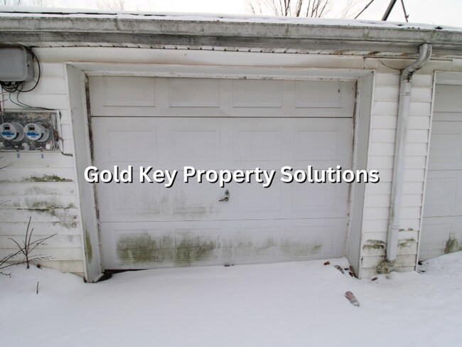 Building Photo - 9801 S Rinker-701/703 W Malissa