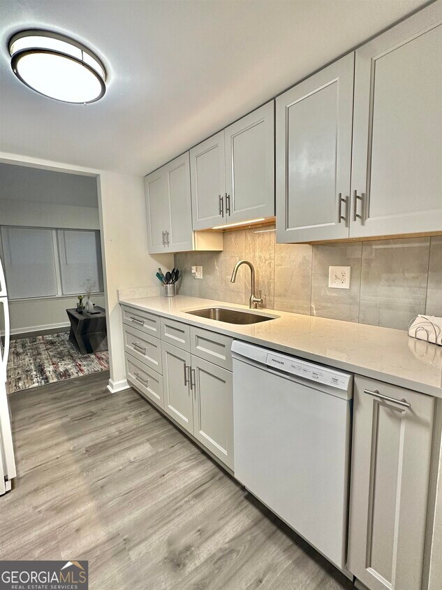 Foto principal - 281 Roswell Commons Cir