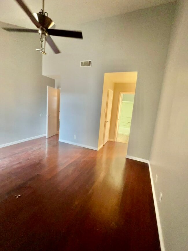 Foto del edificio - 4803 Misty Slope Ln