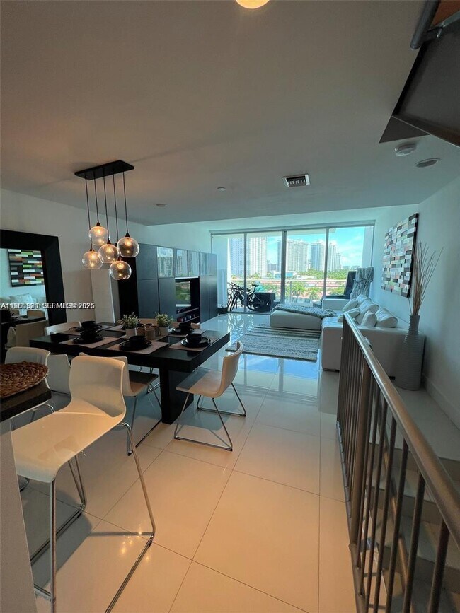 Foto del edificio - 2950 NE 188th St