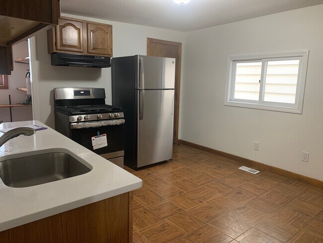 Foto del edificio - 112 S Common St