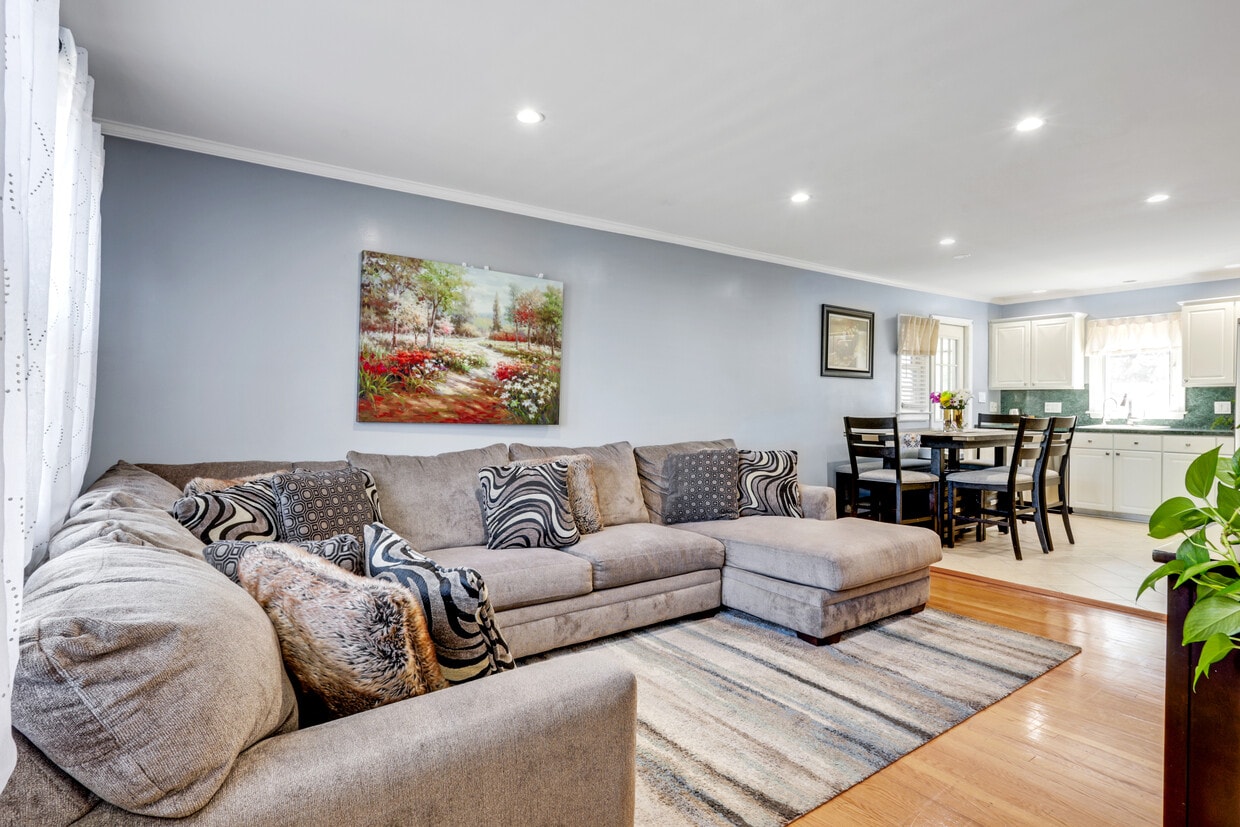 Living Room - 969 Braun Ter (Union Township, NJ)