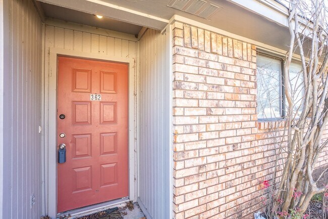 Foto del edificio - 362 S Stewart Ave