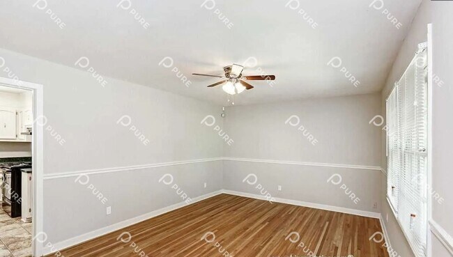 Building Photo - 3206 Bayless Dr SW