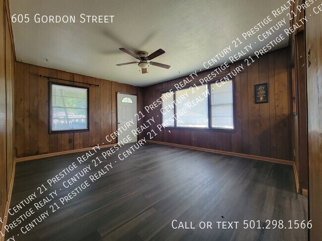 Foto del edificio - 605 Gordon St
