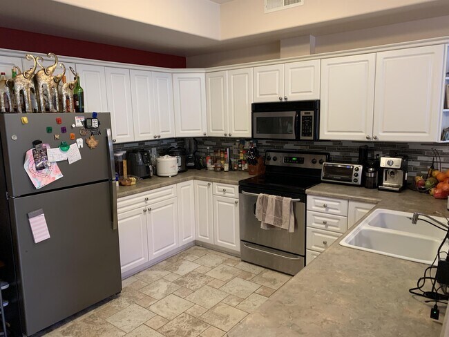 Building Photo - 183 Brentwood Dr